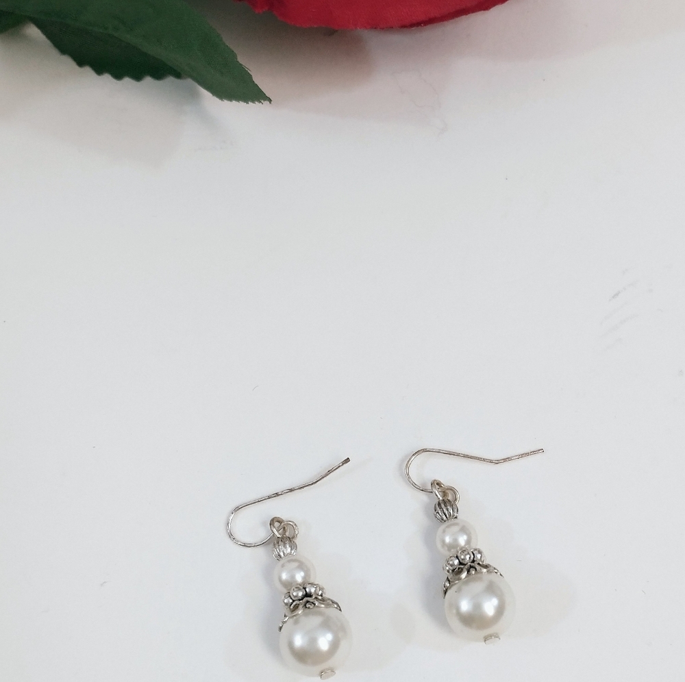 Drop Pearl Pierce Earrings NWOT 1.25" L